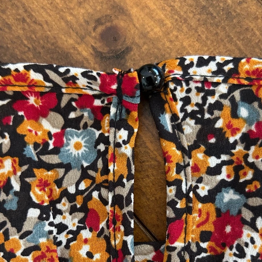 Floral Multicolor Quarter Sleeve Smocked Top - Picture 4 of 8